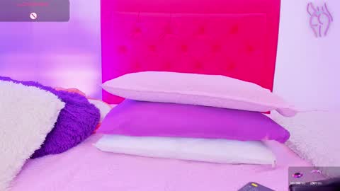 Snapshot of sofia_girl_ chatting on February 13, 8:17 am SOFIA online show from February 13, 8:17 am