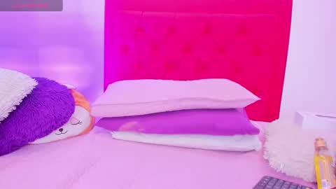 Snapshot of sofia_girl_ chatting on February 27, 7:23 am SOFIA online show from February 27, 7:23 am