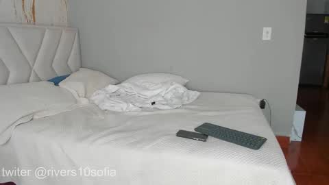 sofia_rivers_ online show from March 4, 2:32 pm