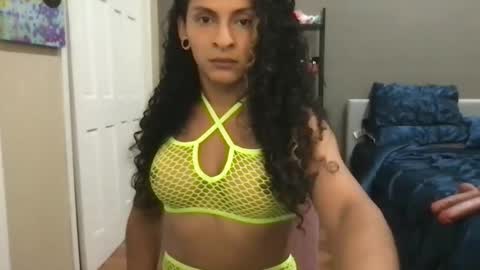 Snapshot of sofialuxxts chatting on September 21, 8:03 pm Sofia Luxx TS online show from September 21, 8:03 pm