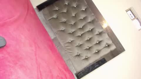 sophia_horny19 online show from September 30, 11:21 am