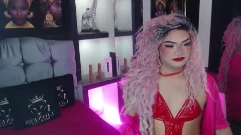 sophia_hott01 online show from September 26, 12:13 pm