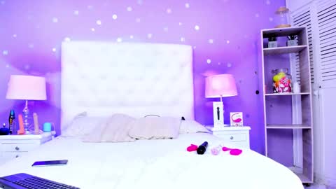 Snapshot of sophia_models chatting on December 16, 7:00 pm Sophia online show from December 16, 7:00 pm