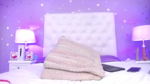 Snapshot of sophia_models chatting on February 14, 7:54 pm Sophia online show from February 14, 7:54 pm