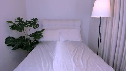 sophiaarmani online show from September 10, 6:56 am