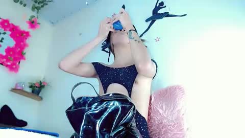 Snapshot of sophie_miaa chatting on January 4, 12:59 pm sophie_miaa online show from January 4, 12:59 pm