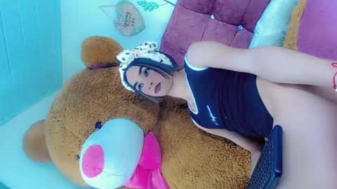 Snapshot of sophie_miaa chatting on February 12, 1:49 pm sophie_miaa online show from February 12, 1:49 pm