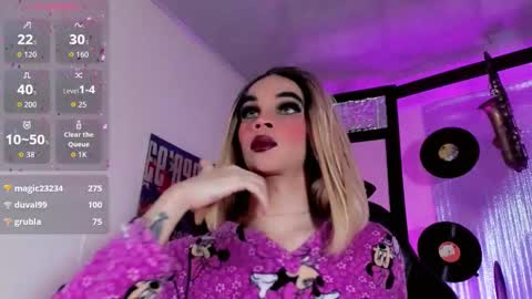 Snapshot of sophie_miaa chatting on October 8, 11:44 am sophie_miaa online show from October 8, 11:44 am