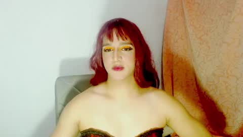 Snapshot of sophiehillsxo chatting on January 7, 3:05 am sophiehillsxo online show from January 7, 3:05 am