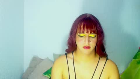 Snapshot of sophiehillsxo chatting on January 15, 2:27 am sophiehillsxo online show from January 15, 2:27 am