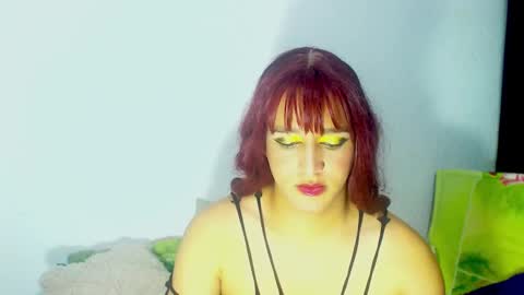 Snapshot of sophiehillsxo chatting on January 20, 2:01 am sophiehillsxo online show from January 20, 2:01 am