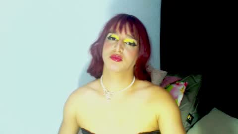 Snapshot of sophiehillsxo chatting on January 24, 2:39 am sophiehillsxo online show from January 24, 2:39 am
