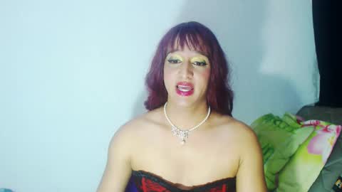 Snapshot of sophiehillsxo chatting on February 2, 1:19 pm sophiehillsxo online show from February 2, 1:19 pm