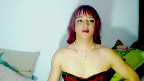 Snapshot of sophiehillsxo chatting on February 18, 12:59 am sophiehillsxo online show from February 18, 12:59 am