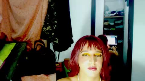 Snapshot of sophiehillsxo chatting on February 22, 3:56 am sophiehillsxo online show from February 22, 3:56 am