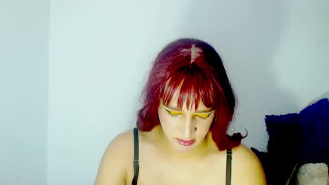 Snapshot of sophiehillsxo chatting on February 23, 3:35 am sophiehillsxo online show from February 23, 3:35 am