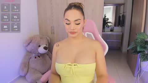 Snapshot of sophiehoney_ts chatting on October 2, 1:22 pm SAMANTHA online show from October 2, 1:22 pm