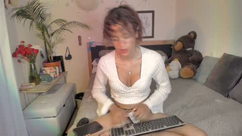 Snapshot of sophielondono21 chatting on January 8, 10:37 pm SofiTrans21 online show from January 8, 10:37 pm