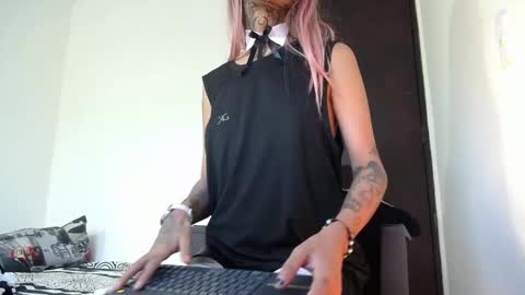 Snapshot of srta_fox chatting on September 11, 12:02 pm Srta. Fox online show from September 11, 12:02 pm