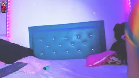 Snapshot of star_darling chatting on March 4, 10:02 am S T A R online show from March 4, 10:02 am
