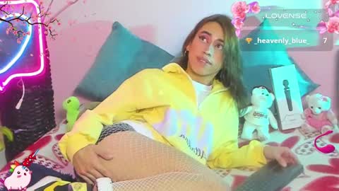 Snapshot of star_mor_ chatting on January 6, 4:15 am estrellita online show from January 6, 4:15 am