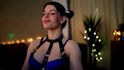 Snapshot of stella_shock chatting on February 3, 12:04 am Stella online show from February 3, 12:04 am