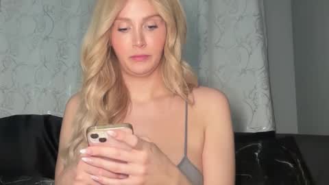 Stella Bella online show from March 10, 6:39 am