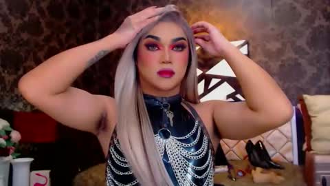 CALL ME STELLA online show from January 17, 9:49 am