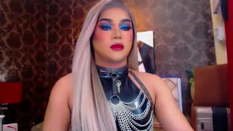 CALL ME STELLA online show from February 4, 9:38 am