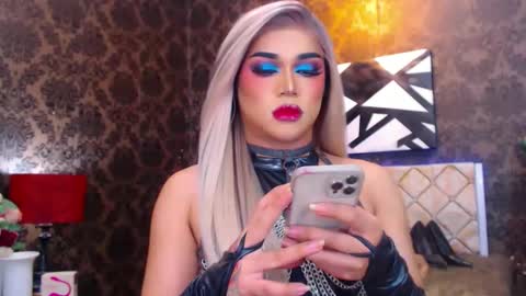 CALL ME STELLA online show from February 15, 9:16 am