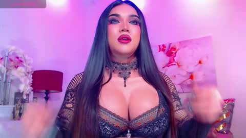 CALL ME STELLA online show from December 22, 10:20 am