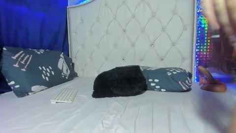 Snapshot of stephany_doll_ chatting on October 8, 12:23 am Anny online show from October 8, 12:23 am