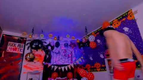 Snapshot of stevenfortaniax chatting on October 7, 4:24 am TANIA-STEVEN online show from October 7, 4:24 am