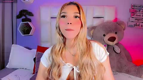 Snapshot of steyseequeen chatting on February 16, 9:48 pm Steisee Reyes online show from February 16, 9:48 pm