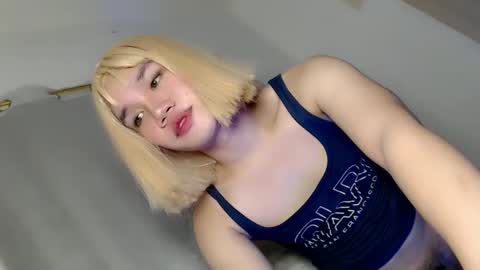 Snapshot of streetlustgirl chatting on December 3, 3:37 am lexie online show from December 3, 3:37 am