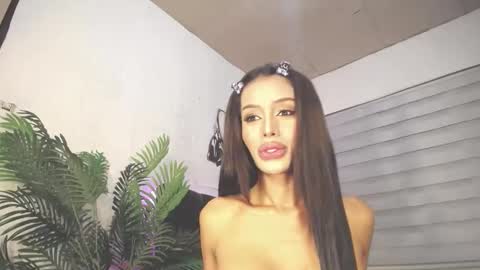 Jess online show from December 14, 7:03 pm