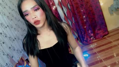 Snapshot of sultry_sirenxx chatting on December 28, 3:26 pm sultry_sirenxx online show from December 28, 3:26 pm