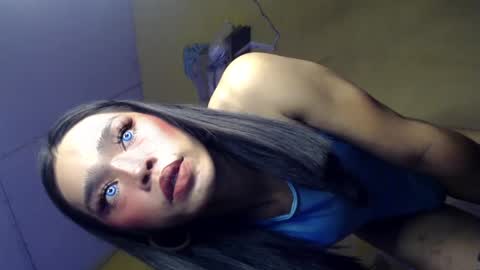 Snapshot of sultry_sirenxx chatting on January 14, 4:50 pm sultry_sirenxx online show from January 14, 4:50 pm