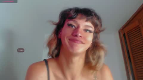 Snapshot of summer__xo chatting on December 20, 3:25 am Summer online show from December 20, 3:25 am