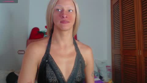 Snapshot of summer__xo chatting on December 23, 2:02 am Summer online show from December 23, 2:02 am