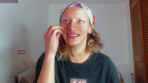 Snapshot of summer__xo chatting on December 24, 2:21 am Summer online show from December 24, 2:21 am