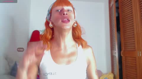 Snapshot of summer__xo chatting on December 28, 2:11 am Summer online show from December 28, 2:11 am