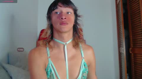Snapshot of summer__xo chatting on January 2, 1:38 am Summer online show from January 2, 1:38 am