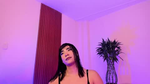 Snapshot of suprasexyjohn chatting on January 16, 3:35 pm llllSupra llll online show from January 16, 3:35 pm