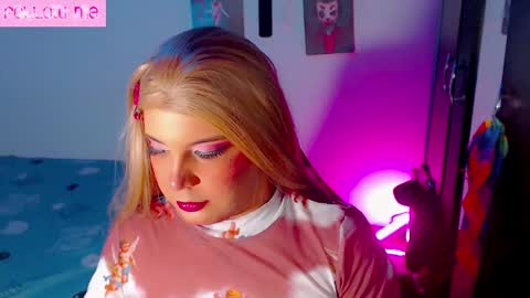 Snapshot of susej_exotic69 chatting on February 6, 9:17 pm ale online show from February 6, 9:17 pm