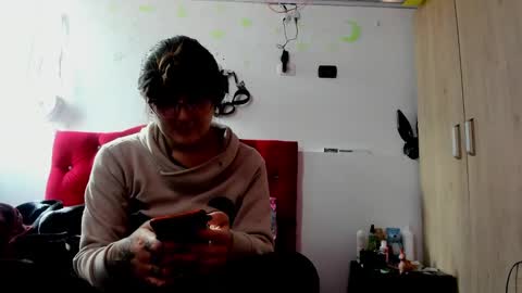 Snapshot of sweet__suck69bitch chatting on January 6, 8:18 pm sweet__suck69bitch online show from January 6, 8:18 pm