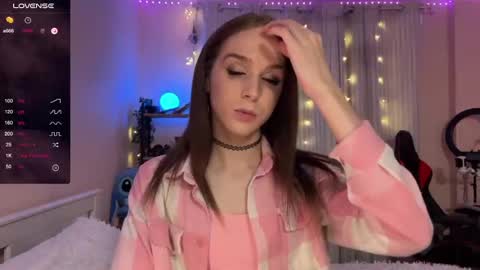 Snapshot of sweet_ali3s chatting on January 24, 8:00 pm Call me Alis online show from January 24, 8:00 pm