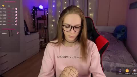 Snapshot of sweet_ali3s chatting on February 18, 6:17 pm Call me Alis online show from February 18, 6:17 pm