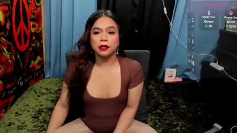 Snapshot of sweet_asiants_4u chatting on February 17, 1:47 am izza izzasweet online show from February 17, 1:47 am