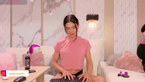 sweet_mafee online show from January 11, 1:01 am